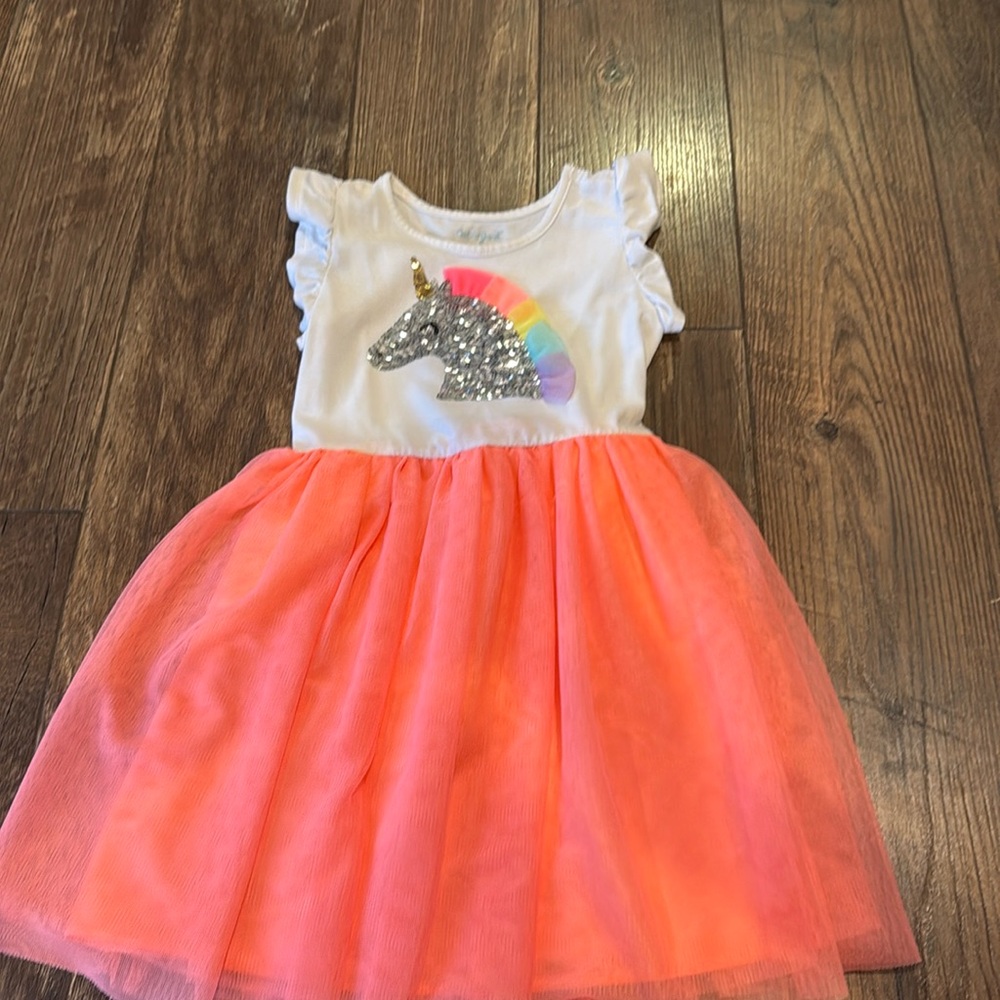 Girls’ Size 6/6x Cat & Jack unicorn dress.